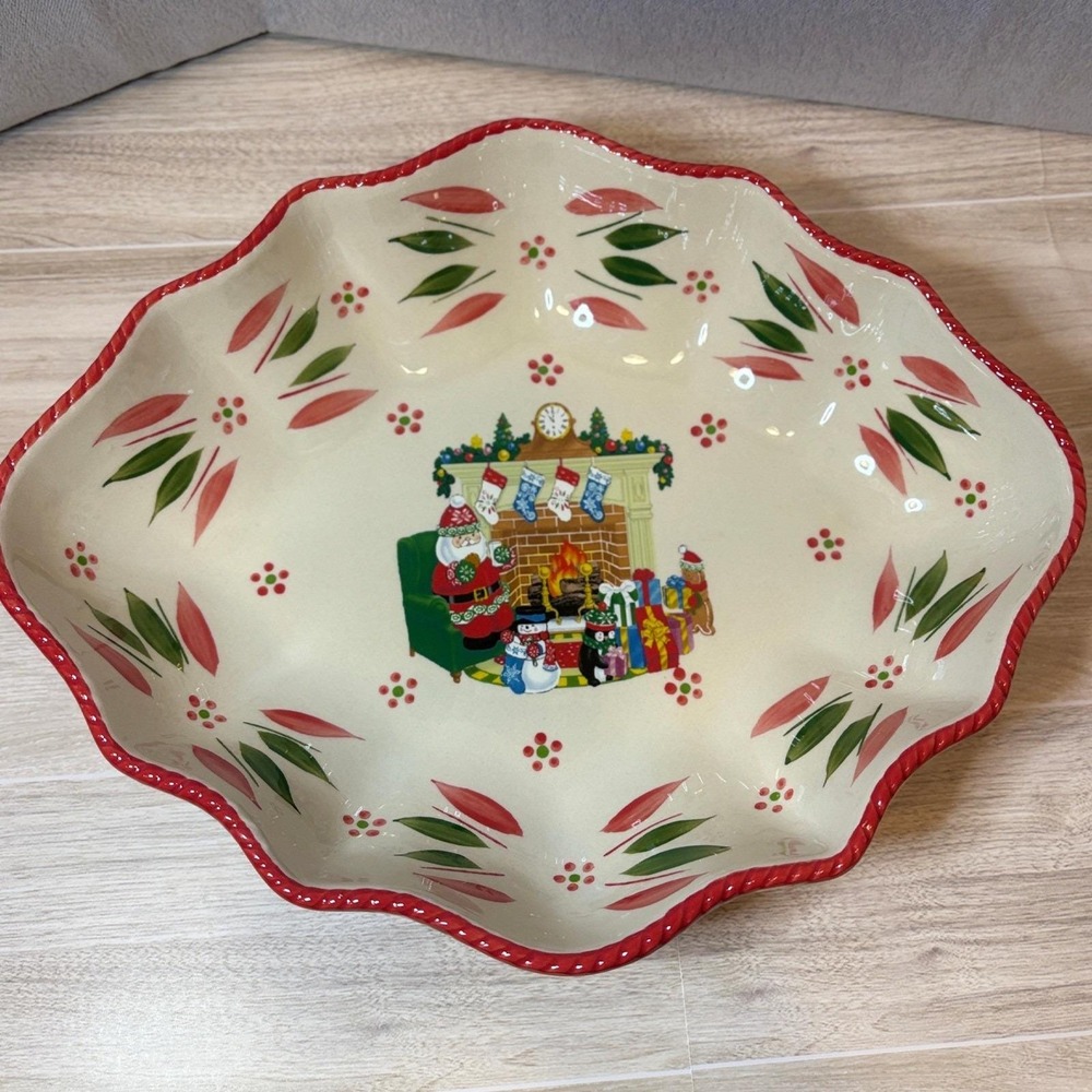 Temptations Seasonal Christmas Serving Bowl Santa Cute Scalloped Rim Dish 1.5 QT